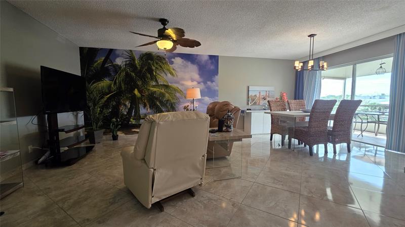 Image 17 of 22 For 4047 16th St  302