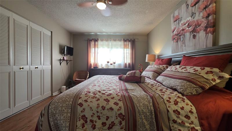 Image 19 of 22 For 4047 16th St  302