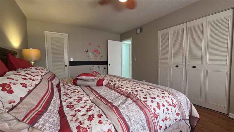 Image 20 of 22 For 4047 16th St  302