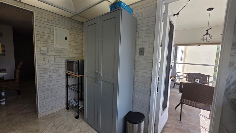 Image 8 of 22 For 4047 16th St  302