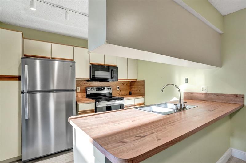 Image 23 of 95 For 8339 Coral Cir  8339