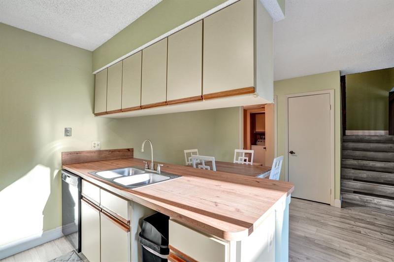 Image 28 of 95 For 8339 Coral Cir  8339