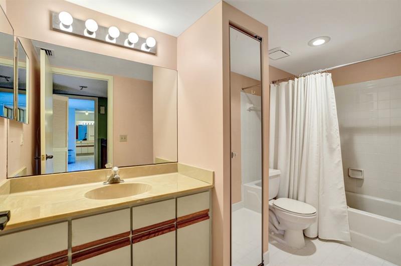 Image 39 of 95 For 8339 Coral Cir  8339