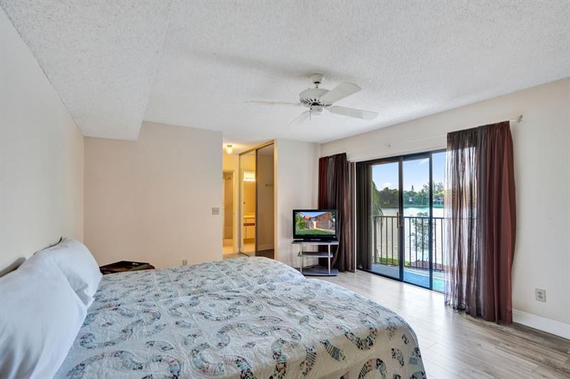 Image 45 of 95 For 8339 Coral Cir  8339