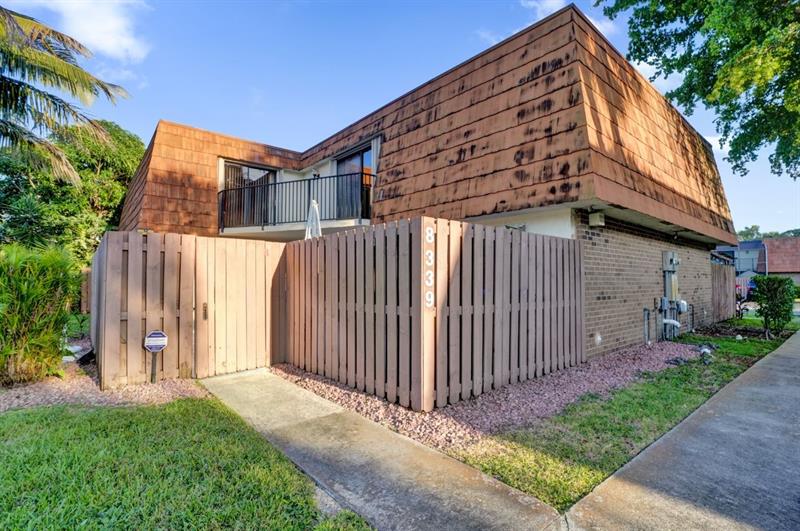 Image 6 of 95 For 8339 Coral Cir  8339