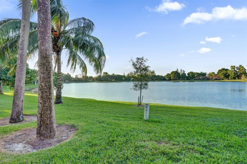 Image 7 of 95 For 8339 Coral Cir  8339