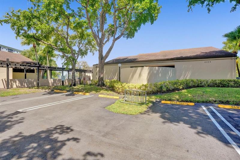 Image 92 of 95 For 8339 Coral Cir  8339