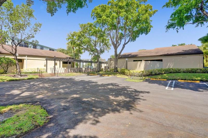 Image 94 of 95 For 8339 Coral Cir  8339