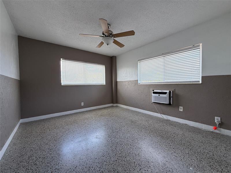 Image 18 of 27 For 530 34th Ct  1