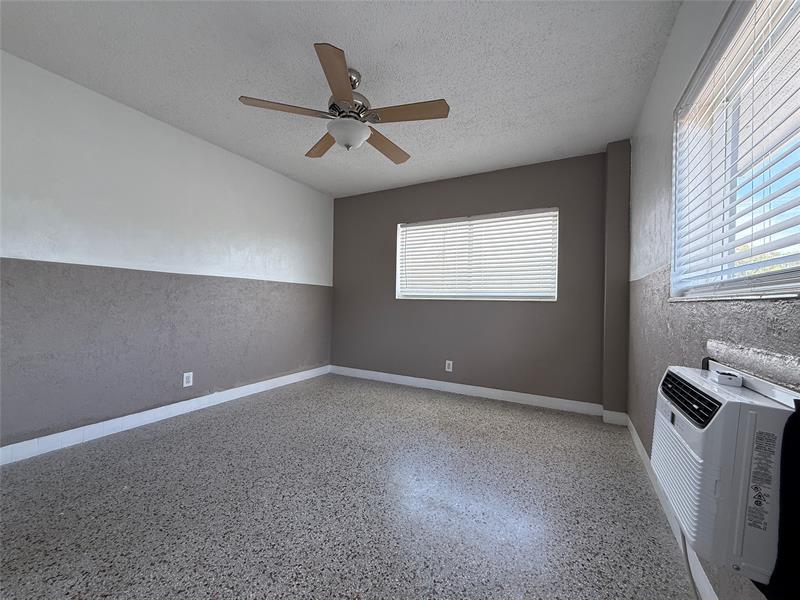 Image 19 of 27 For 530 34th Ct  1