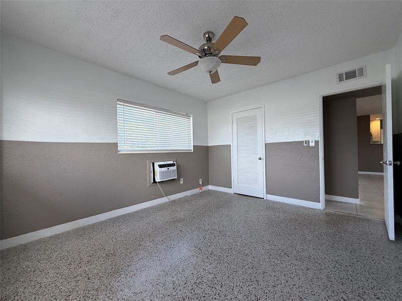 Image 20 of 27 For 530 34th Ct  1