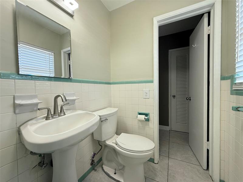 Image 24 of 27 For 530 34th Ct  1