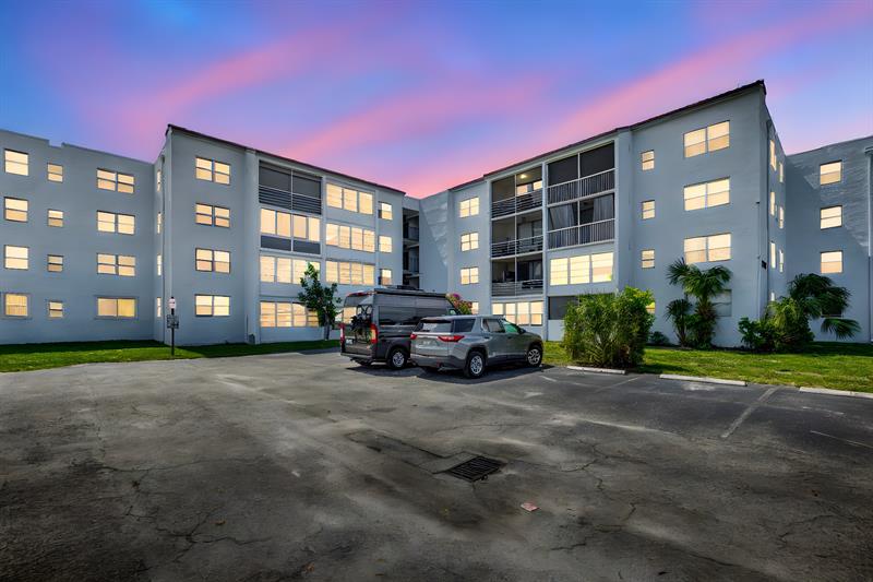 Details for 2800 Somerset Drive 218j, Lauderdale Lakes, FL 33311