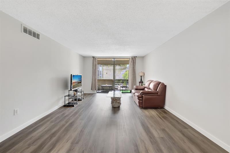 Image 11 of 29 For 2800 Somerset Drive  218j