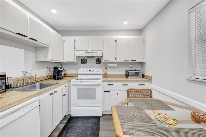 Image 13 of 29 For 2800 Somerset Drive  218j