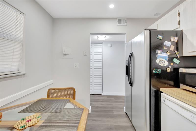 Image 15 of 29 For 2800 Somerset Drive  218j