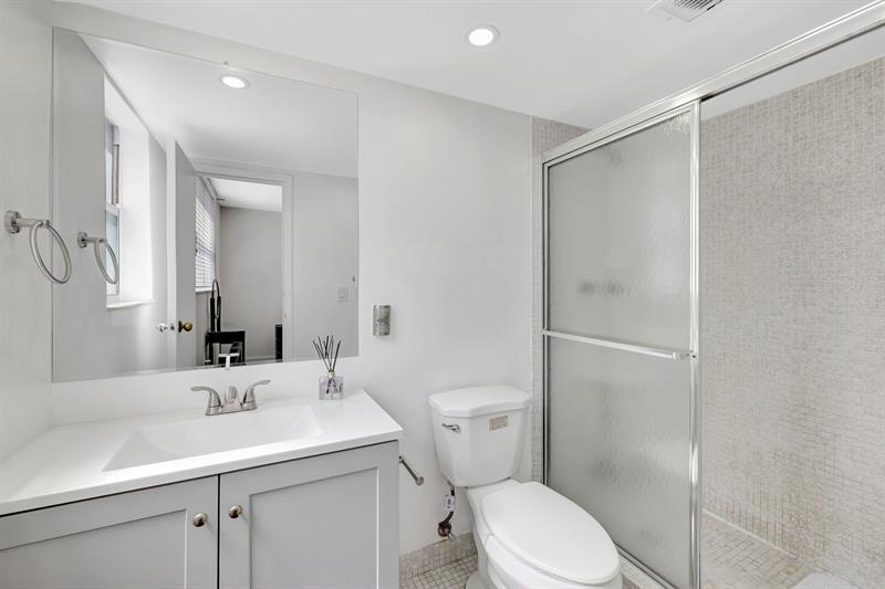 Image 23 of 29 For 2800 Somerset Drive  218j