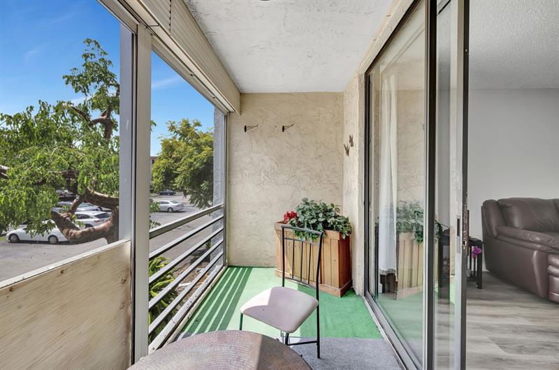 Image 25 of 29 For 2800 Somerset Drive  218j