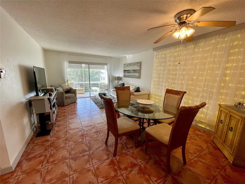 Image 16 of 38 For 5071 Oakland Park Blvd  211
