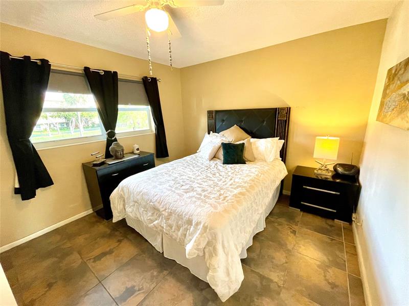 Image 21 of 38 For 5071 Oakland Park Blvd  211