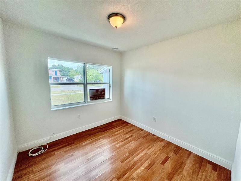 Image 10 of 23 For 730 Arizona Ave