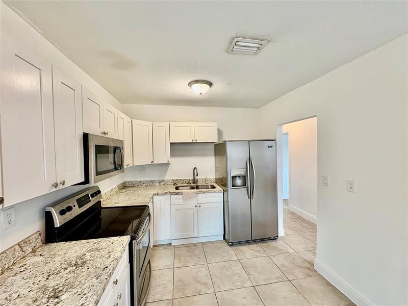 Image 4 of 23 For 730 Arizona Ave