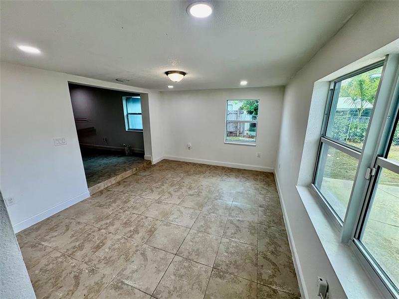 Image 6 of 23 For 730 Arizona Ave