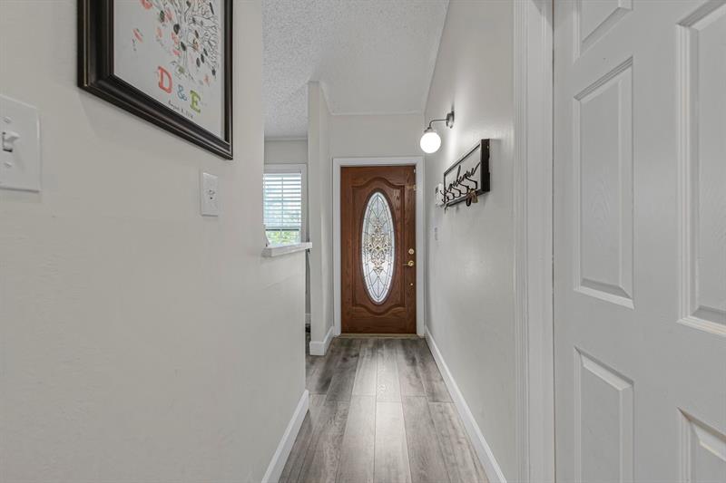 Image 5 of 31 For 10140 Phoenix Ave  10140