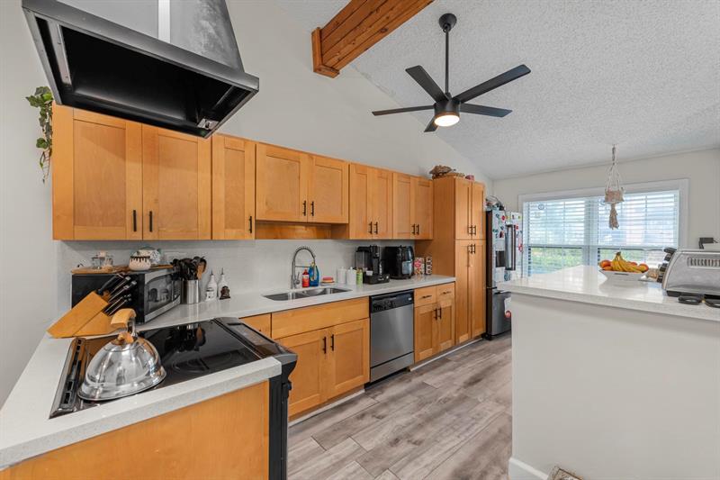 Image 9 of 31 For 10140 Phoenix Ave  10140