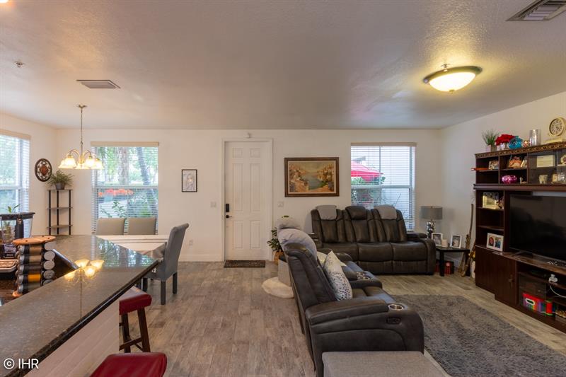 Image 4 of 37 For 4670 Acadian Trl  4670