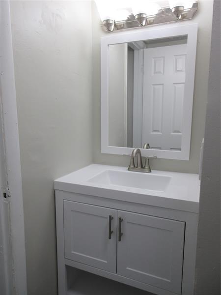 Image 11 of 21 For 4240-4280 Woodside Dr