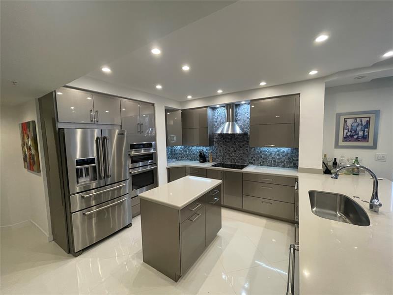 Image 20 of 49 For 100 Birch Rd  2502c