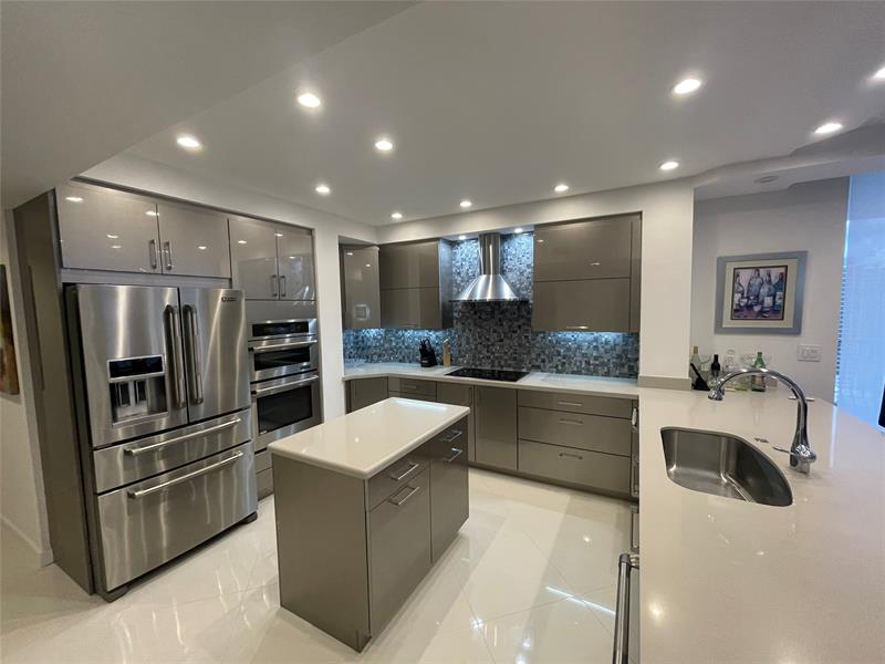 Image 21 of 49 For 100 Birch Rd  2502c