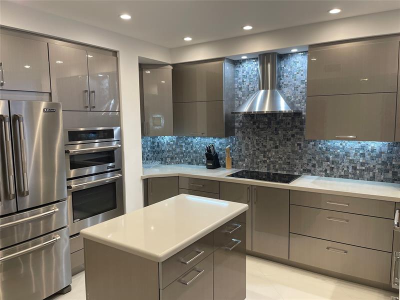 Image 22 of 49 For 100 Birch Rd  2502c