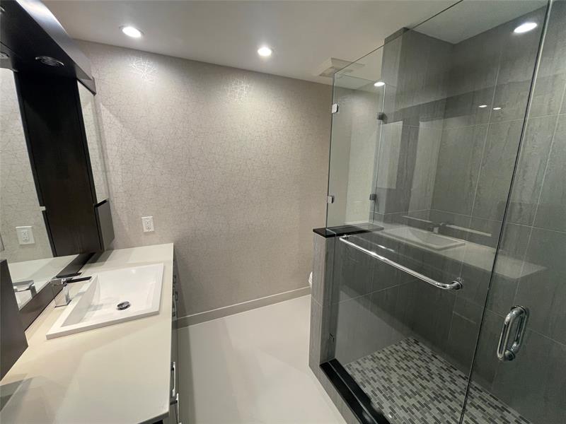 Image 34 of 49 For 100 Birch Rd  2502c