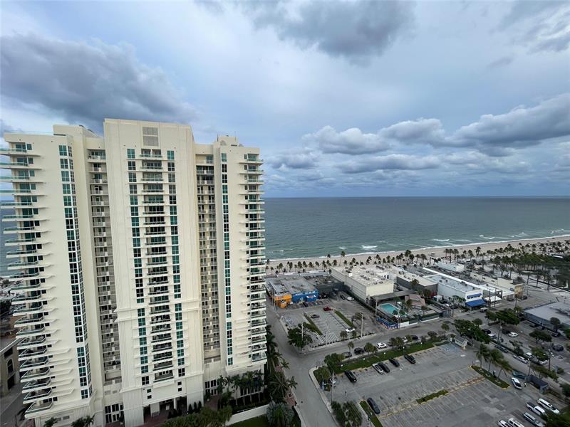 Image 36 of 49 For 100 Birch Rd  2502c