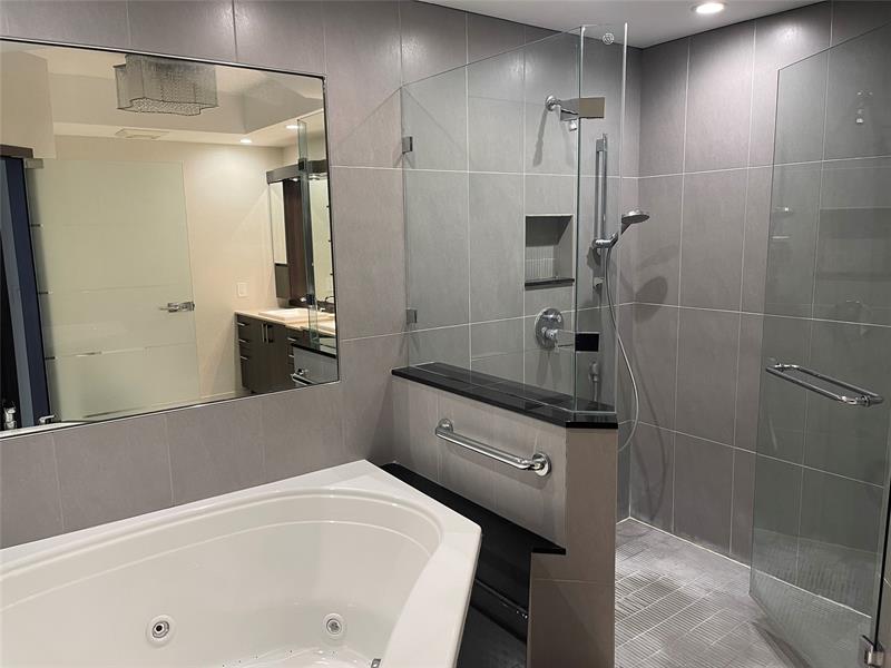 Image 42 of 49 For 100 Birch Rd  2502c