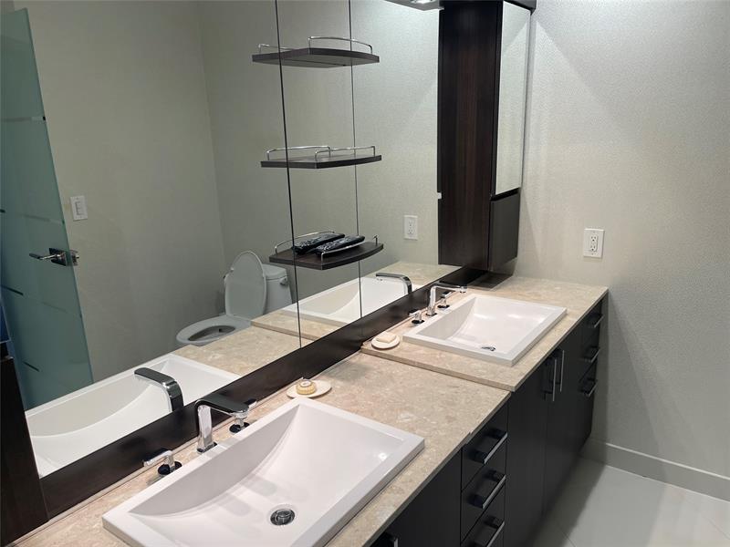 Image 43 of 49 For 100 Birch Rd  2502c