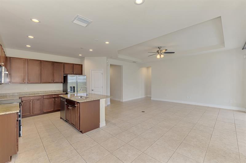 Image 18 of 37 For 4417 Conchfish Ln