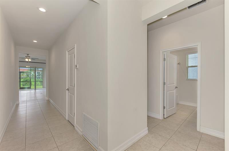 Image 7 of 37 For 4417 Conchfish Ln