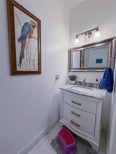 Image 17 of 43 For 5103 Heron Ct