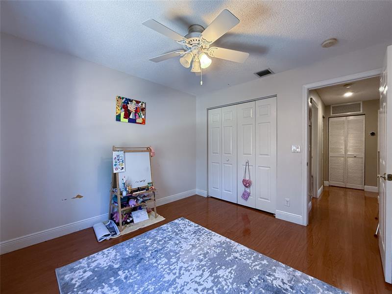 Image 27 of 43 For 5103 Heron Ct