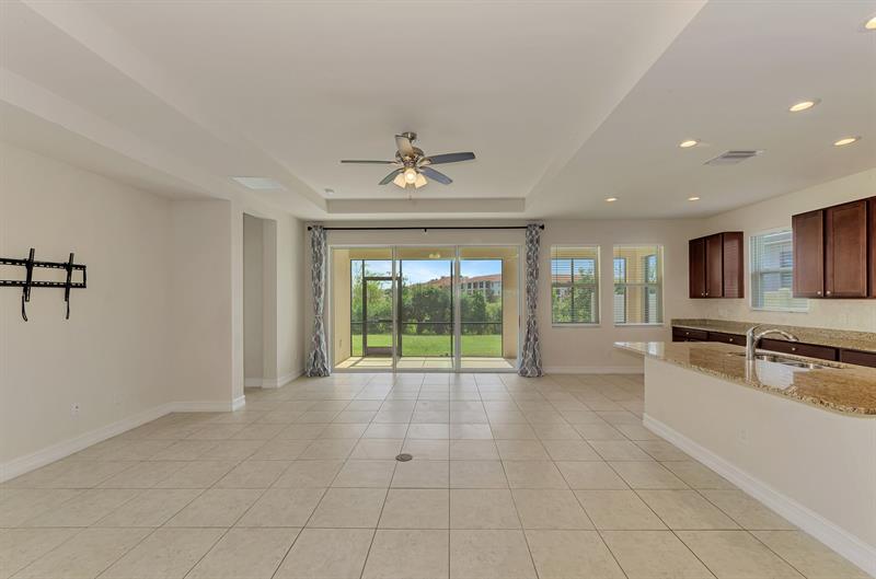 Image 11 of 39 For 4429 Conchfish Ln