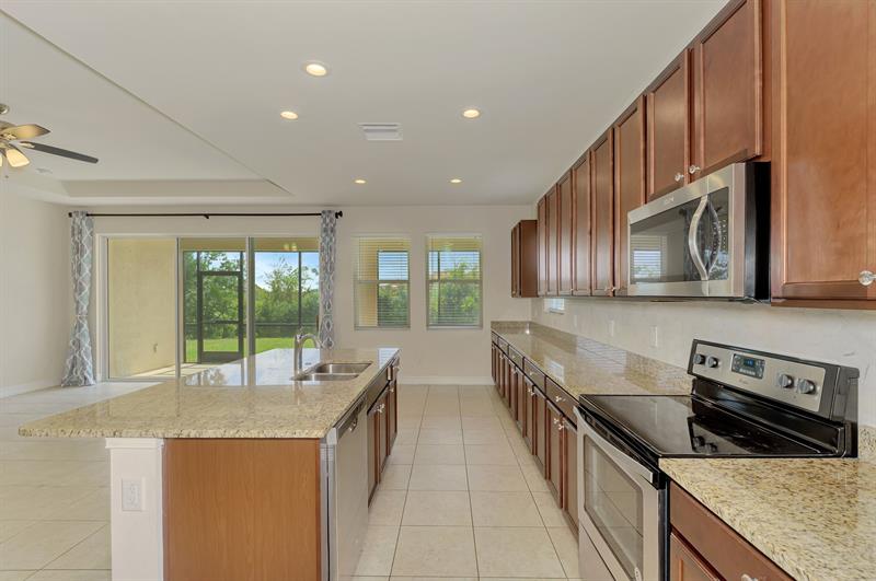 Image 16 of 39 For 4429 Conchfish Ln