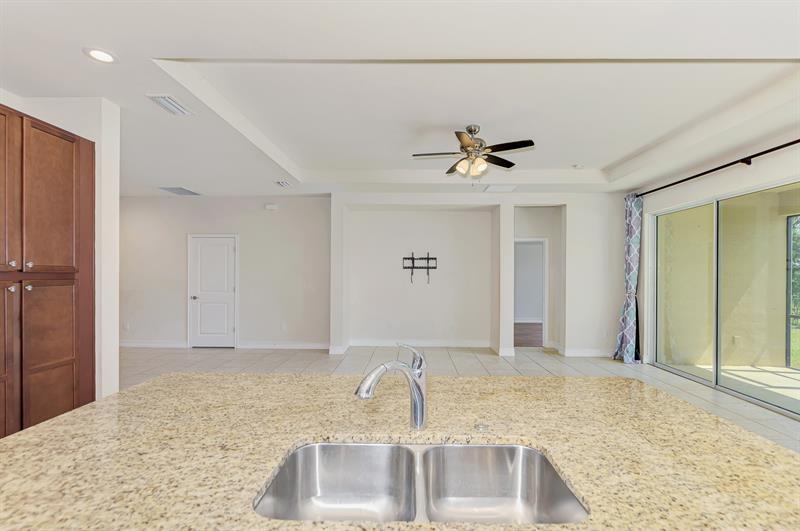 Image 19 of 39 For 4429 Conchfish Ln