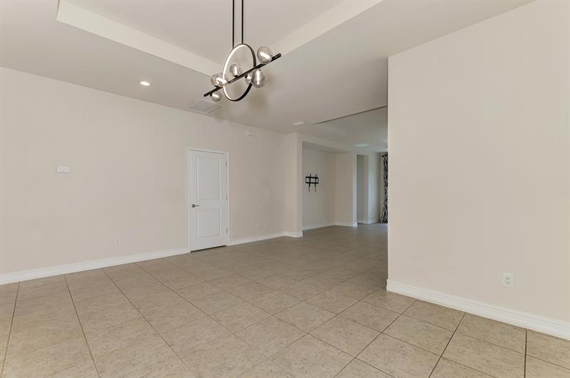 Image 9 of 39 For 4429 Conchfish Ln