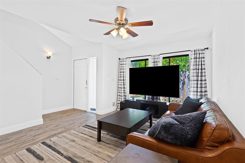 Image 6 of 24 For 344 City View Drive