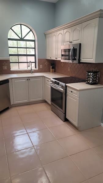 Image 6 of 16 For 5299 Europa Dr  I