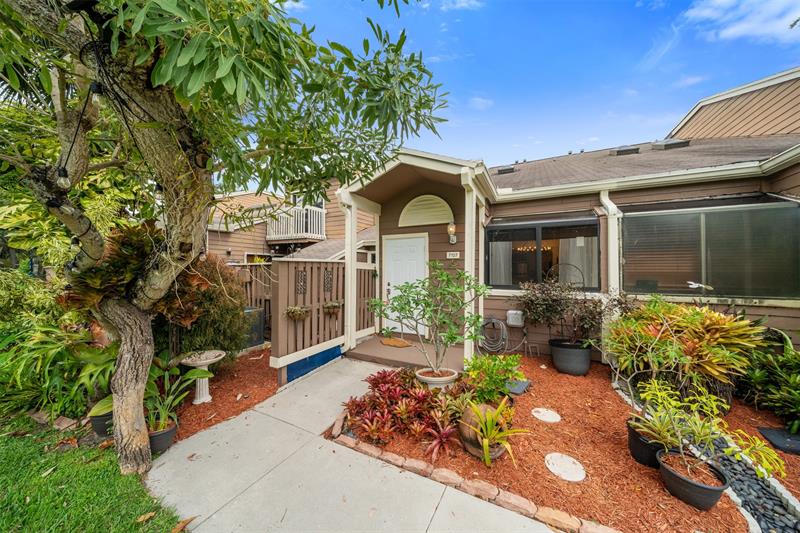 Image 8 of 25 For 7127 Sportsmans Dr