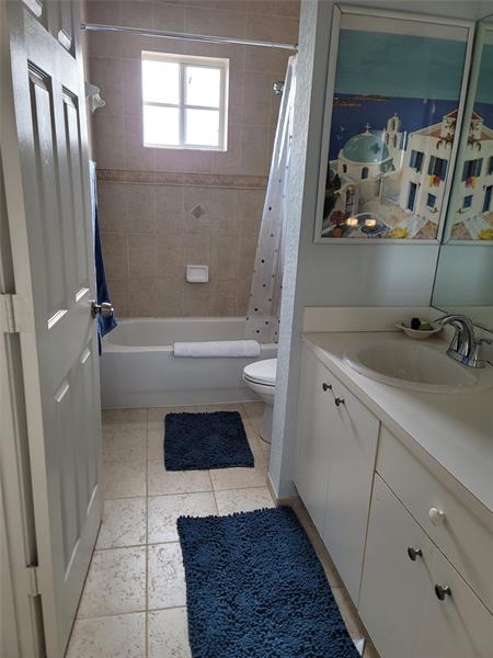 Image 26 of 32 For 8853 Isles Cir  8853